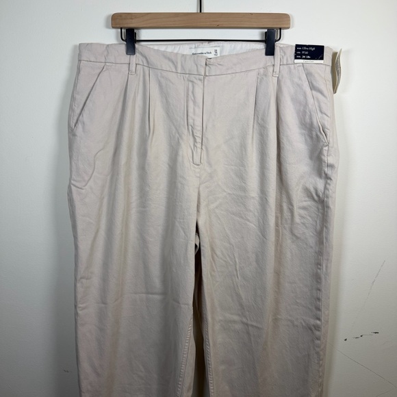 NWT Abercrombie And Fitch High Rise Wide Leg Cream Trousers Size 34/18R Pants - Picture 2 of 7